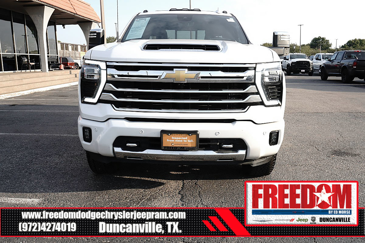 Used 2025 Chevrolet Silverado 2500 High Country w/ High Country Premium Package AWD/4WD image 8