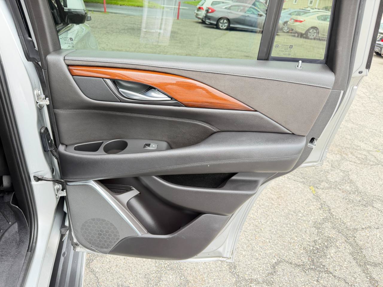 Used 2017 Cadillac Escalade Luxury AWD/4WD image 46