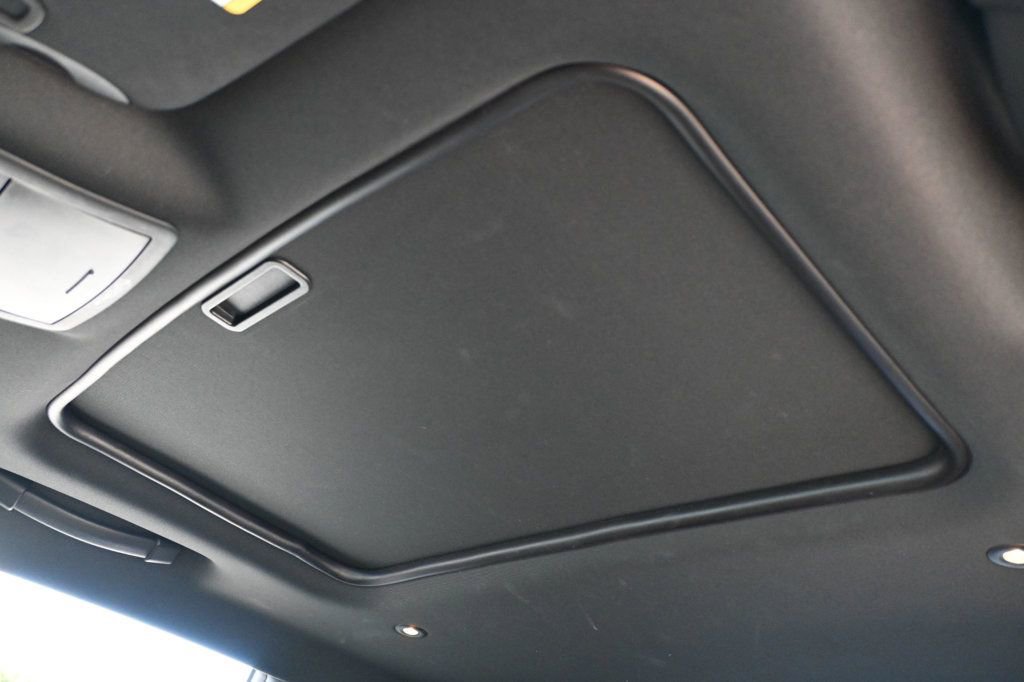 Used 2016 Dodge Challenger SRT Hellcat image 20