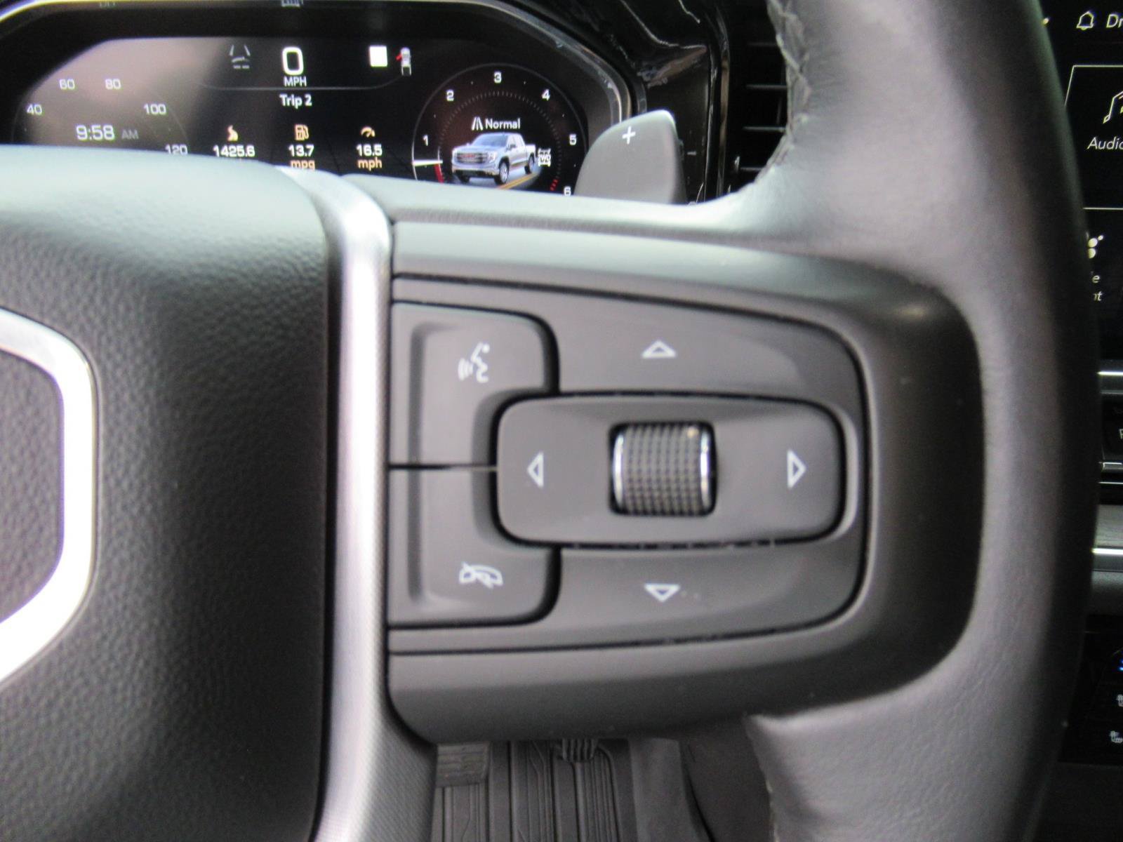 Used 2022 GMC Sierra 1500 SLT w/ SLT Premium Plus Package AWD/4WD image 27