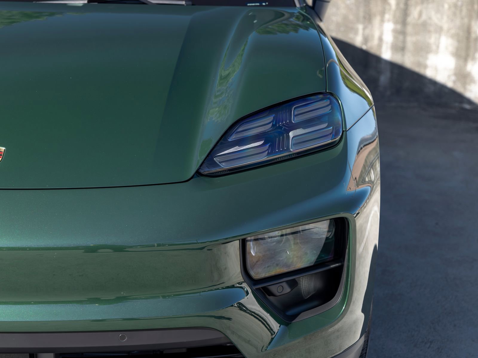 Certified 2026 Porsche Macan Electric RWD image 16