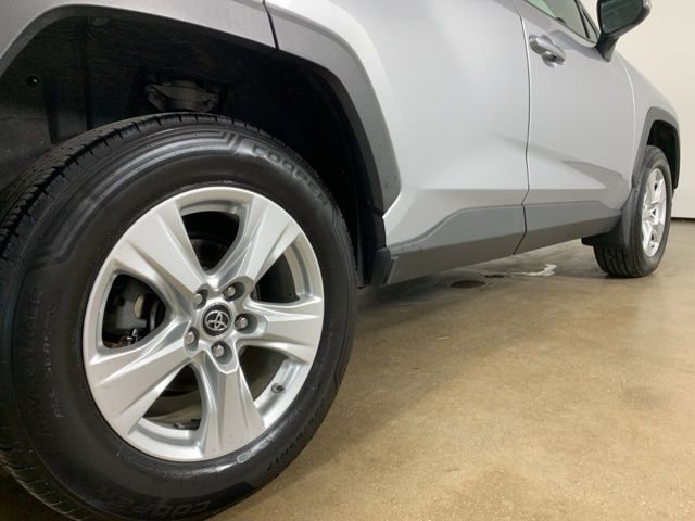 Used 2019 Toyota RAV4 XLE w/ Convenience Package image 9