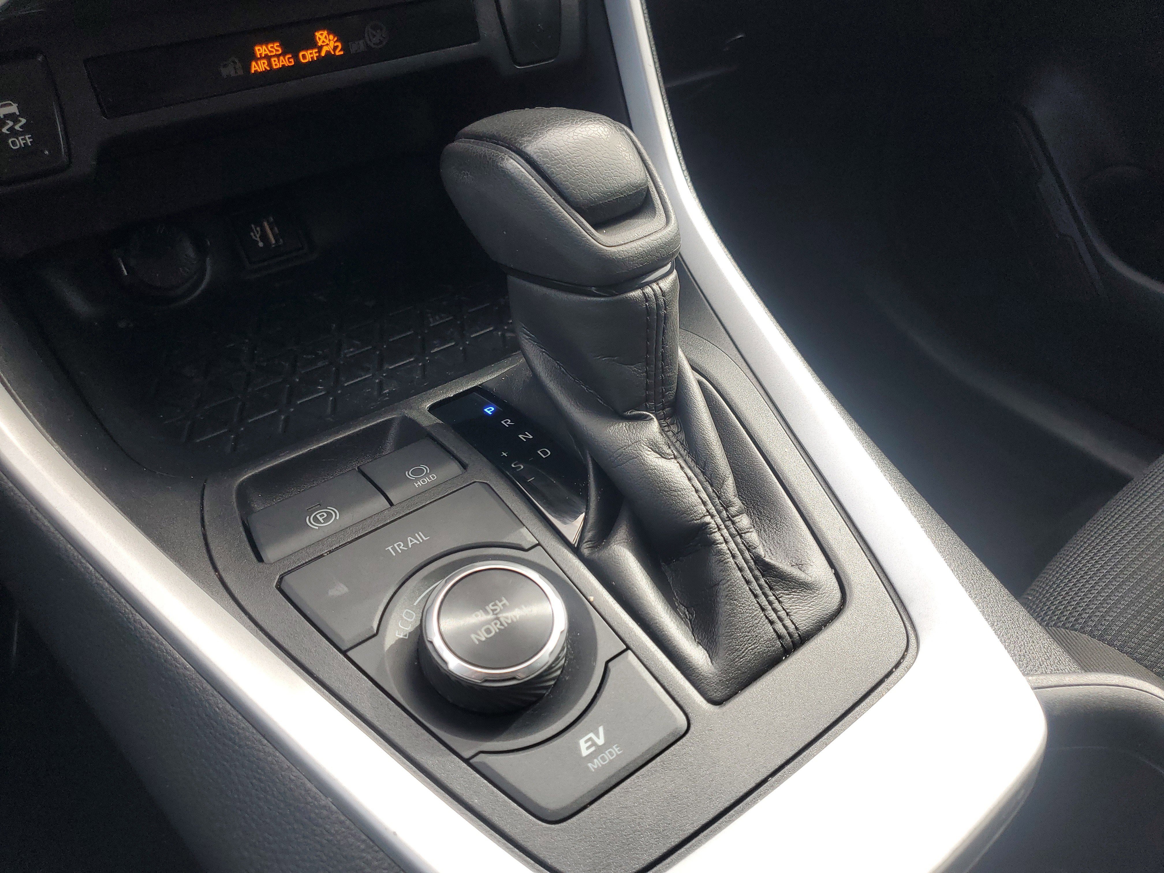 Used 2024 Toyota RAV4 LE image 29