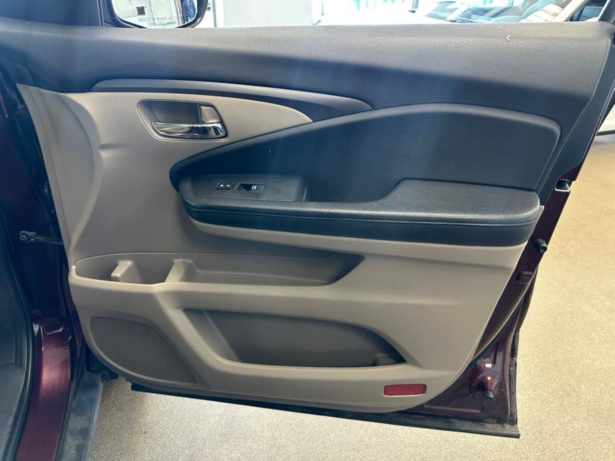 Used 2019 Honda Pilot LX image 28