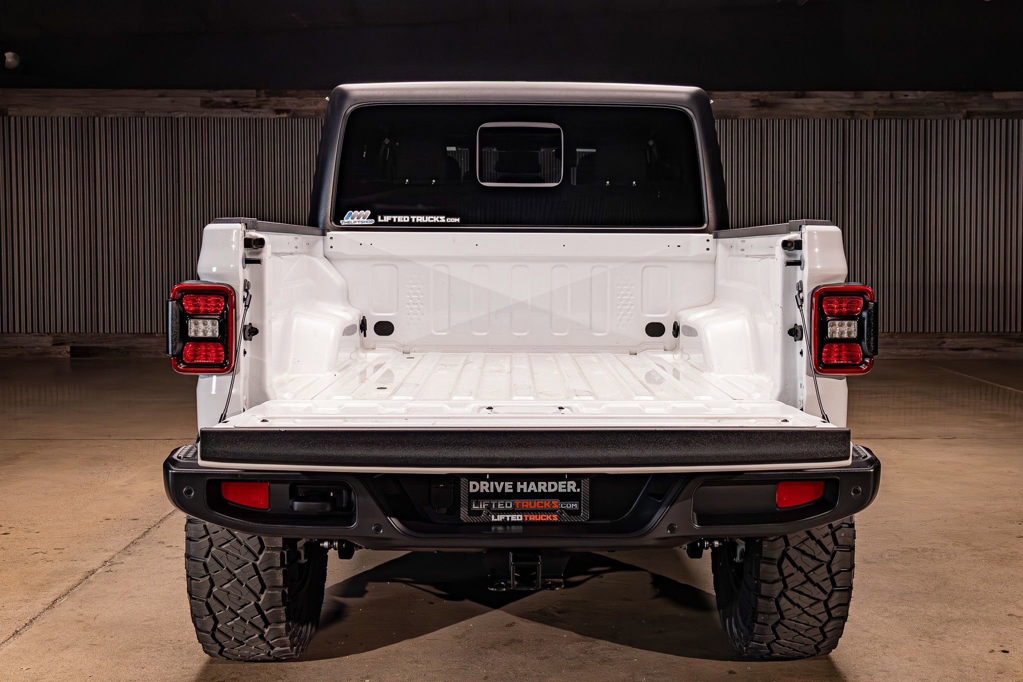 Used 2025 Jeep Gladiator Willys image 9