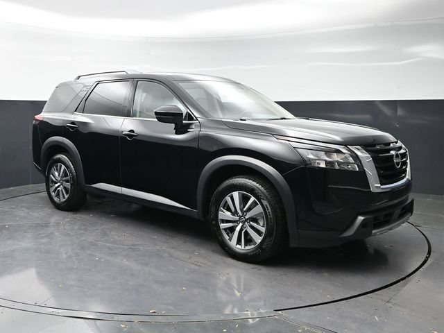 Used 2025 Nissan Pathfinder SL FWD image 3