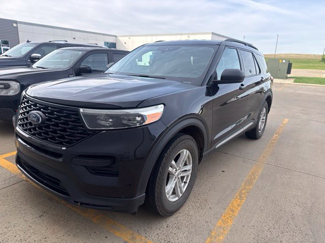 Used 2022 Ford Explorer XLT AWD/4WD image 2
