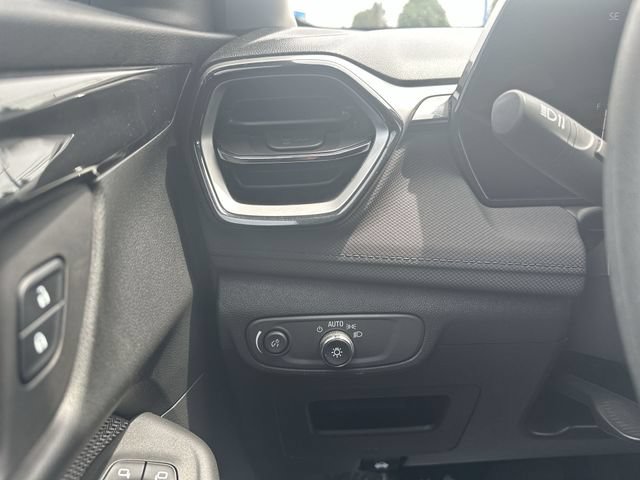 Used 2025 Chevrolet TrailBlazer LT AWD/4WD image 20
