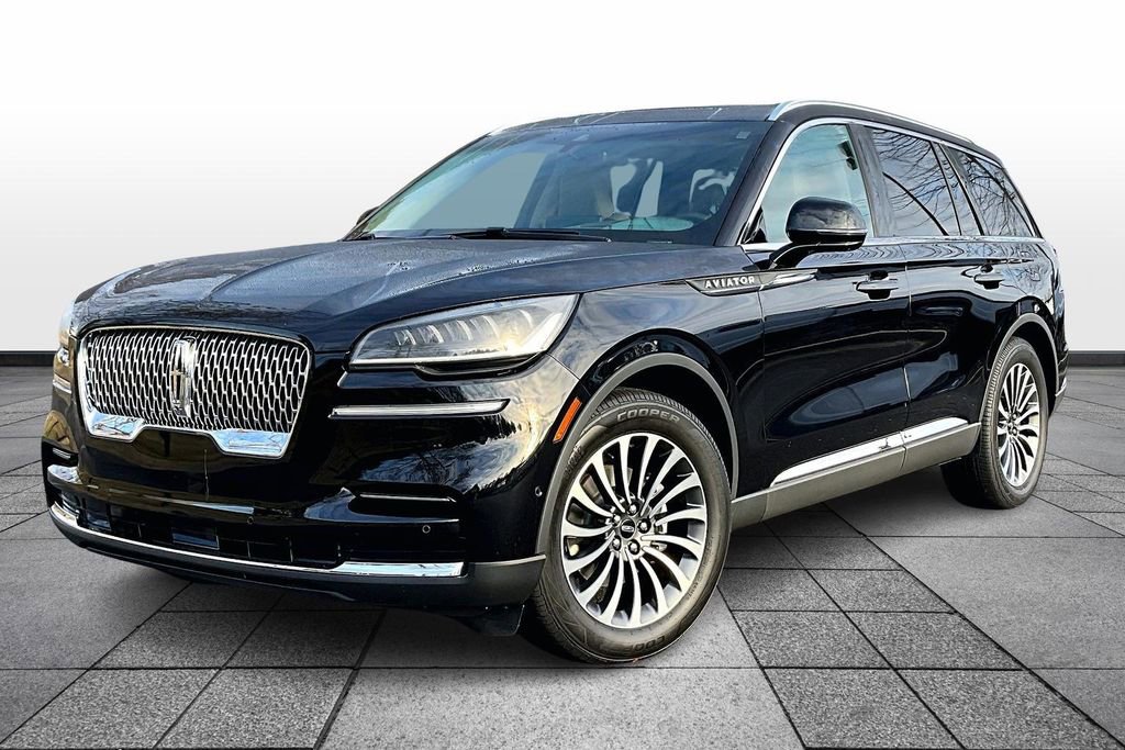 Used 2022 Lincoln Aviator Reserve w/ Equipment Group 201A RWD image 3