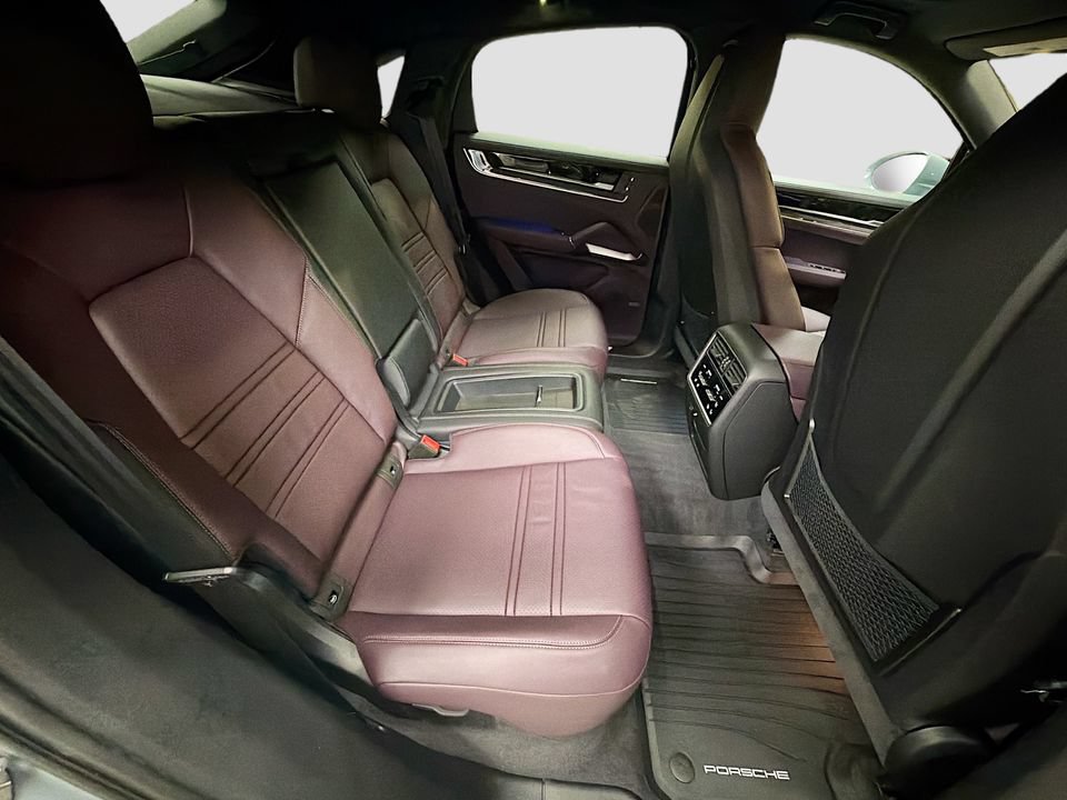 New 2026 Porsche Cayenne Coupe AWD/4WD image 29