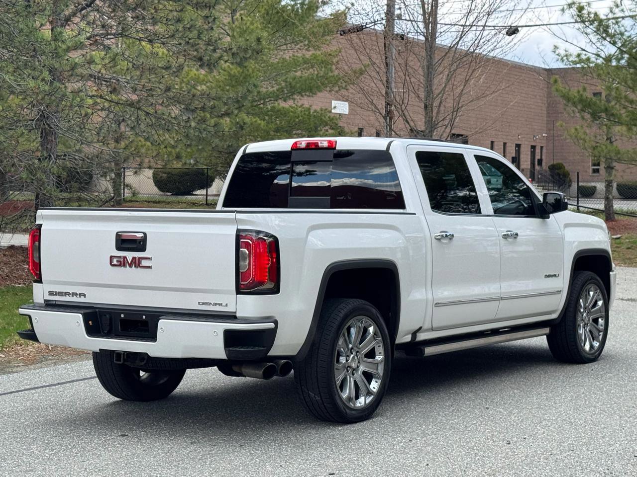 Used 2017 GMC Sierra 1500 Denali w/ Denali Ultimate Package AWD/4WD image 6