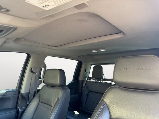 Used 2022 GMC Sierra 1500 Denali w/ Denali Reserve Package AWD/4WD image 12