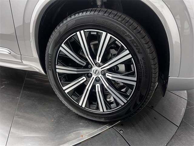 New 2025 Volvo XC90 B5 Core w/ Protection Package Premier image 12