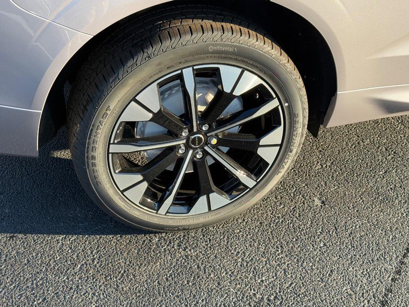 New 2026 Volvo XC60 B5 Plus w/ Protection Package Premier AWD/4WD image 4