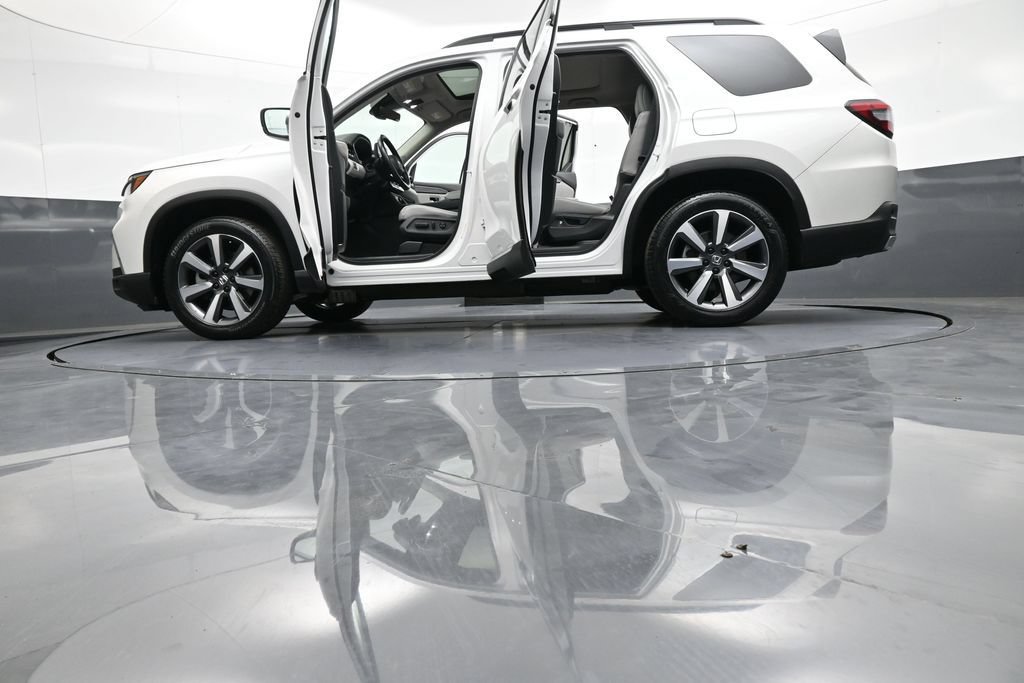 Certified 2024 Honda Pilot Touring image 51
