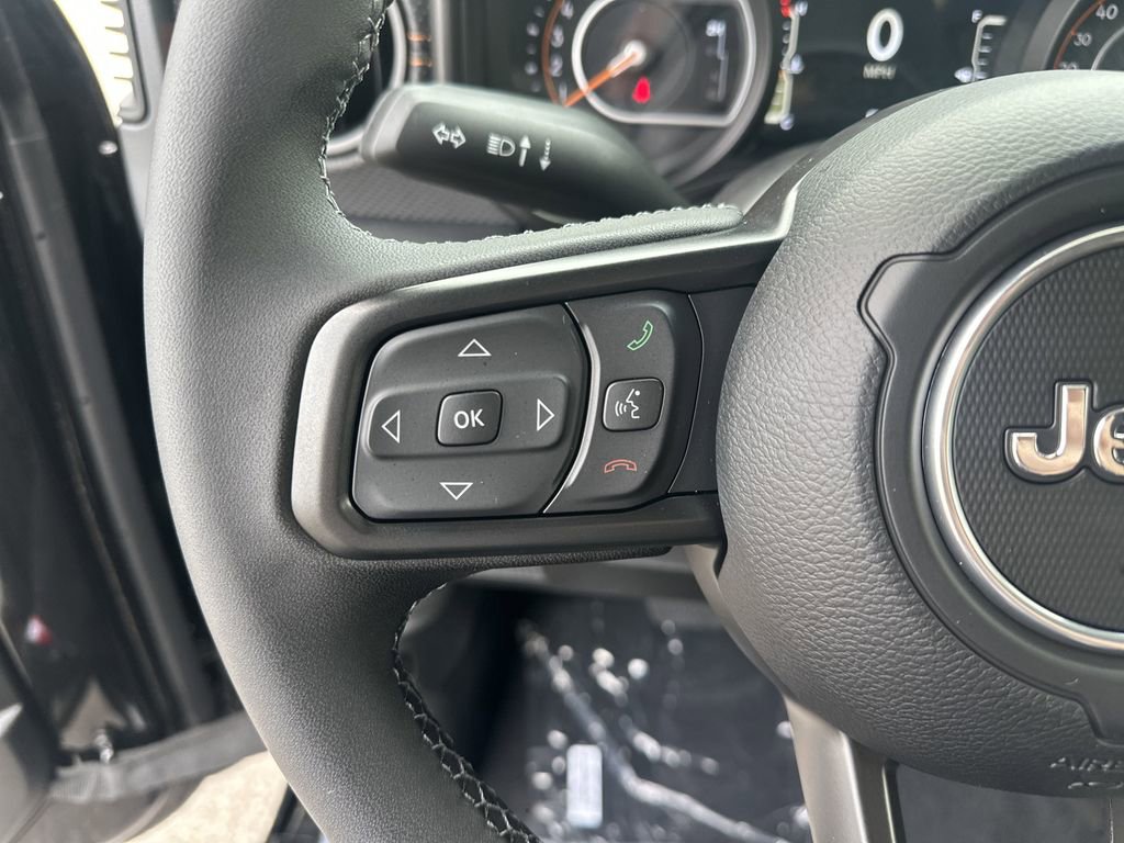 New 2025 Jeep Gladiator Mojave image 17