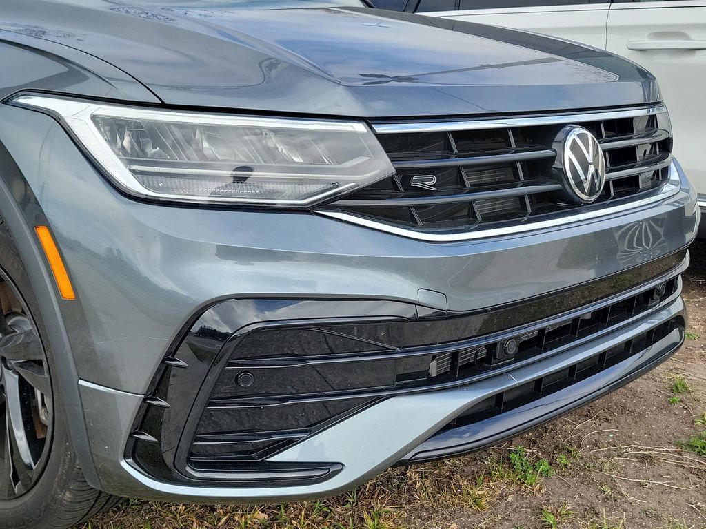 Used 2023 Volkswagen Tiguan SE R-Line image 4