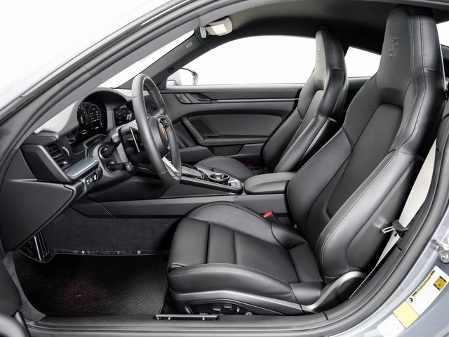 Used 2025 Porsche 911 Carrera image 6