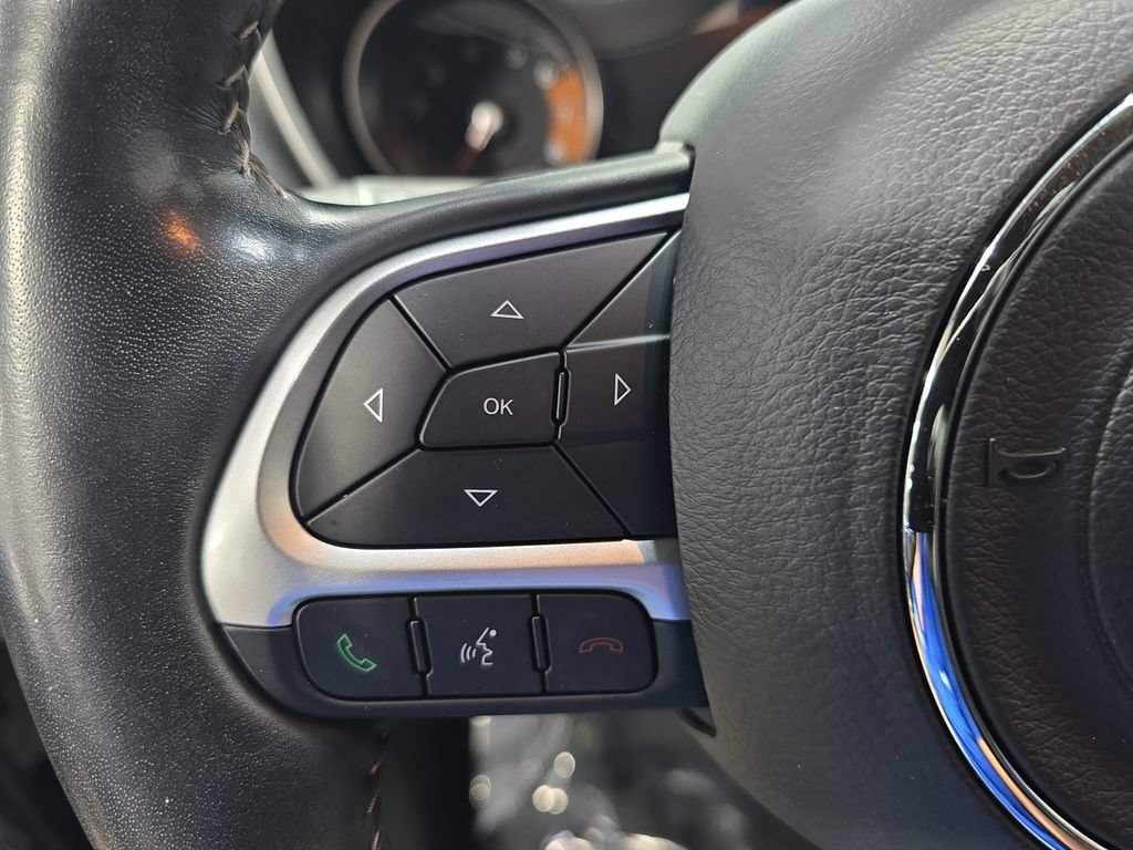 Used 2021 Jeep Compass Latitude w/ Sun and Sound Group AWD/4WD image 17