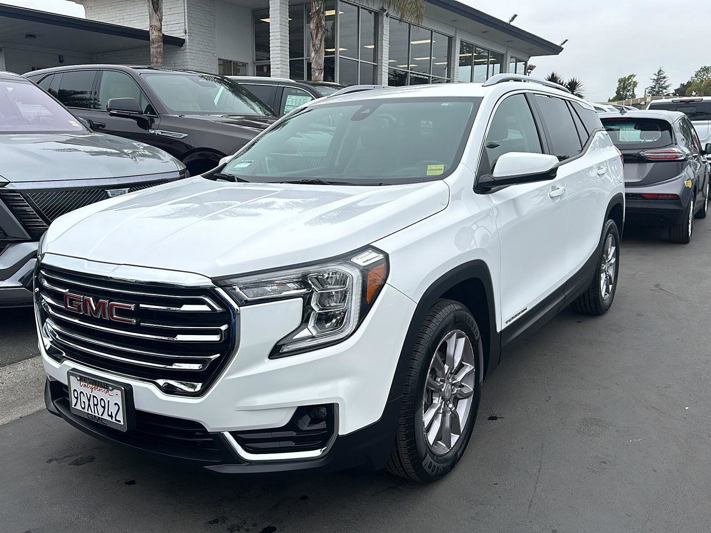 Used 2023 GMC Terrain SLT