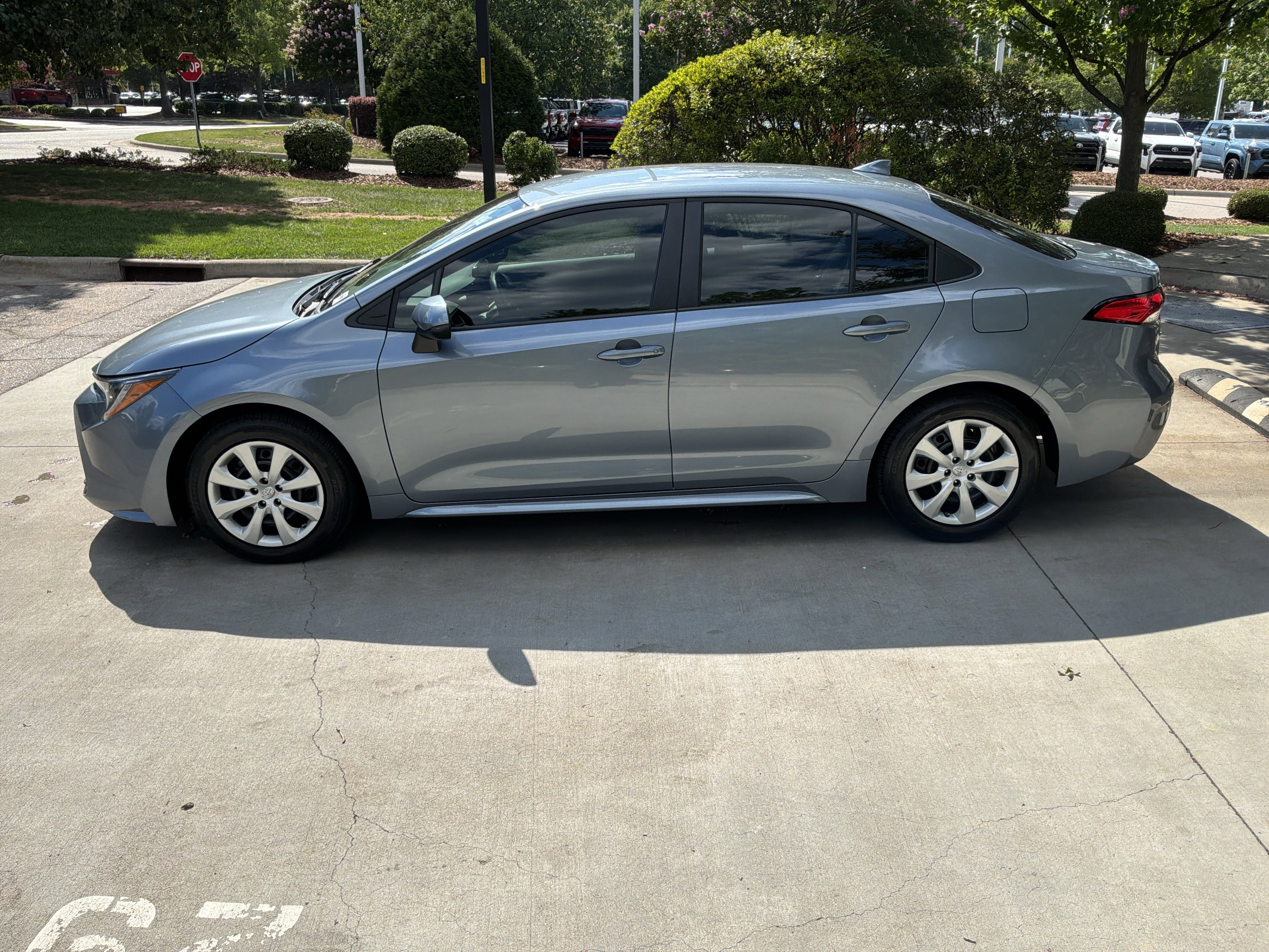 Used 2023 Toyota Corolla LE FWD image 7