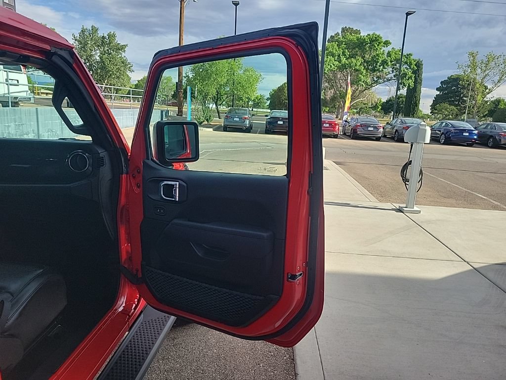 Used 2021 Jeep Wrangler Unlimited Sahara AWD/4WD image 17