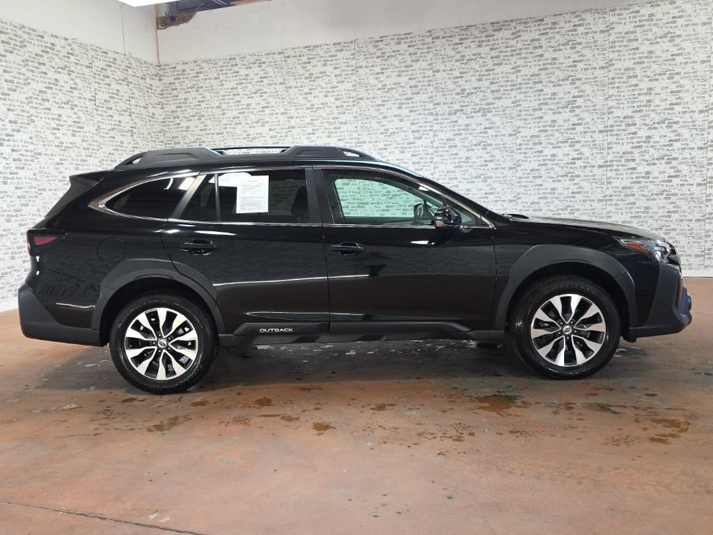 Used 2023 Subaru Outback Limited AWD/4WD image 5