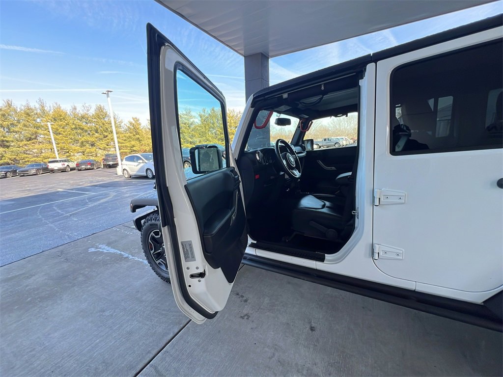 Used 2017 Jeep Wrangler Unlimited Rubicon image 15