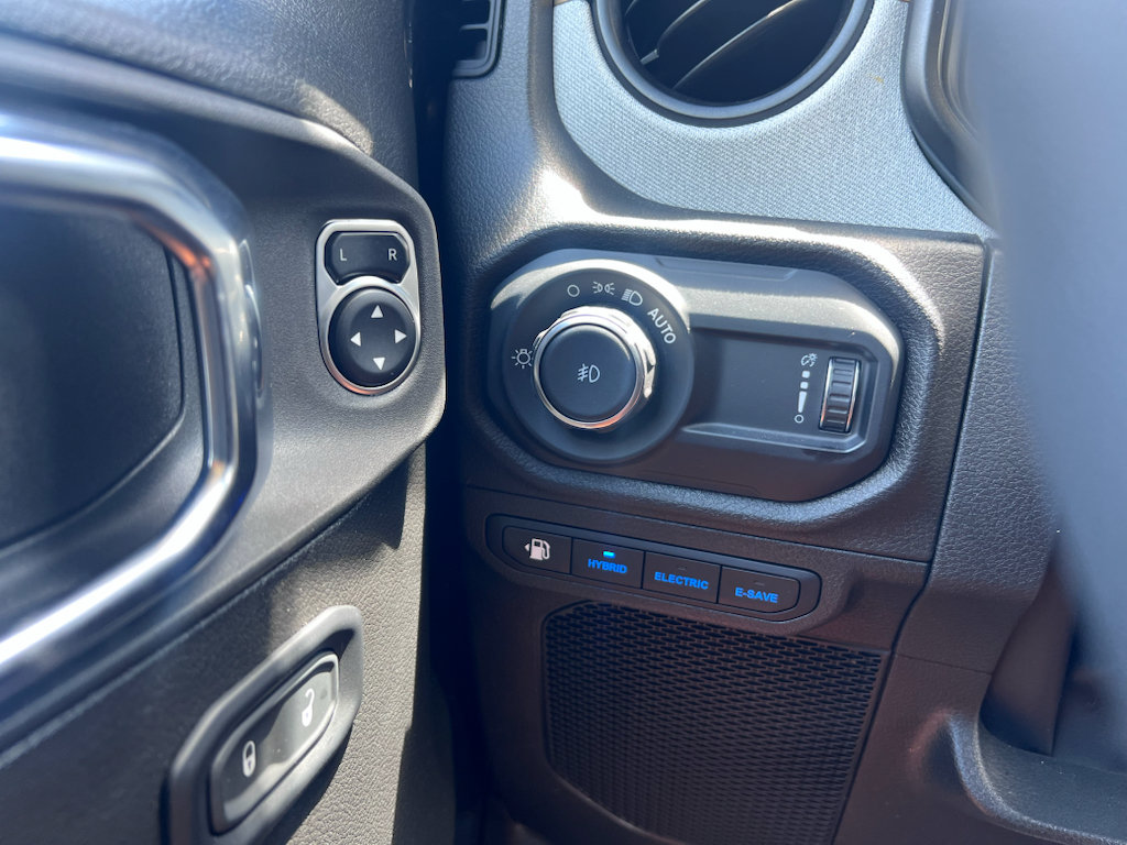 Certified 2025 Jeep Wrangler Unlimited Sport S 4xe AWD/4WD image 18