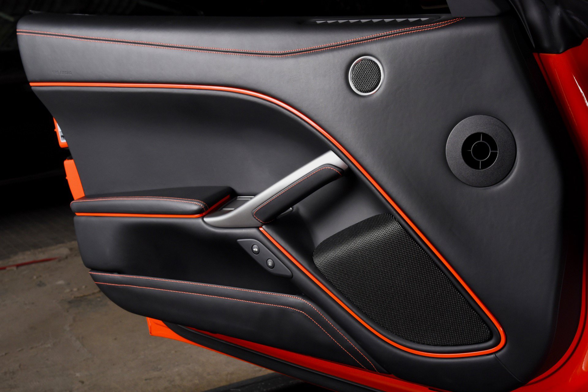 Used 2014 Ferrari F12 Berlinetta RWD image 8