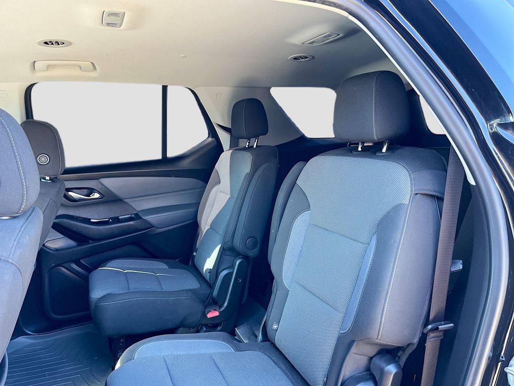 Used 2021 Chevrolet Traverse LT image 22