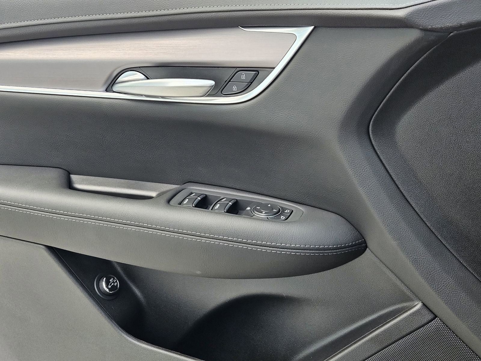 New 2026 Cadillac XT5 Luxury image 24