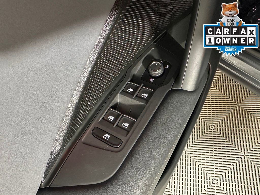 Used 2025 Volkswagen Tiguan SE R-Line AWD/4WD image 12
