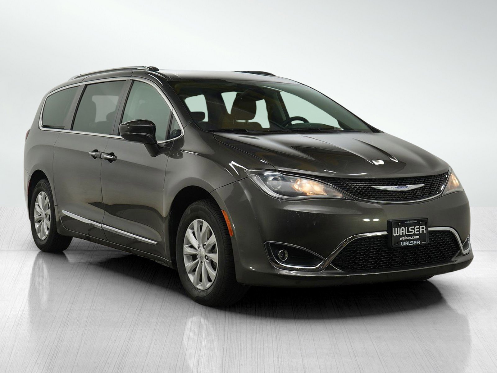 Used 2019 Chrysler Pacifica Touring-L image 7