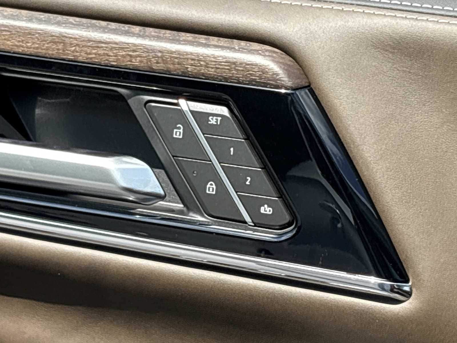 New 2026 GMC Yukon XL Denali Ultimate AWD/4WD image 14