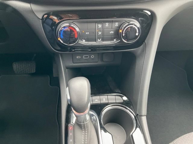 Used 2023 Buick Encore GX Preferred w/ Cold Weather Comfort Package FWD image 7