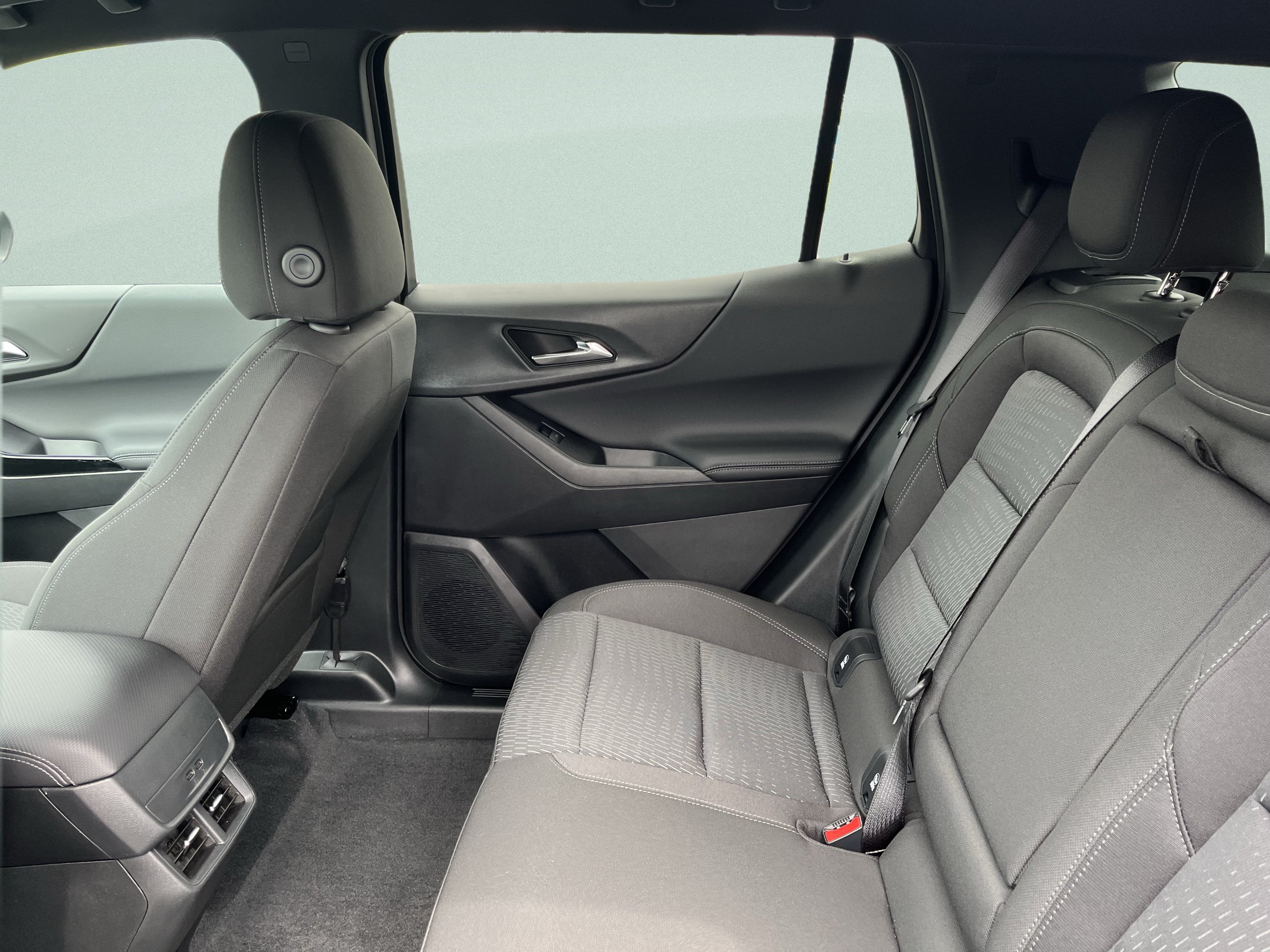 New 2027 Chevrolet Equinox LT AWD/4WD image 21