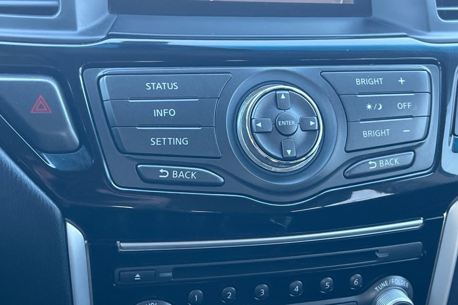 Used 2015 Nissan Pathfinder SV image 18