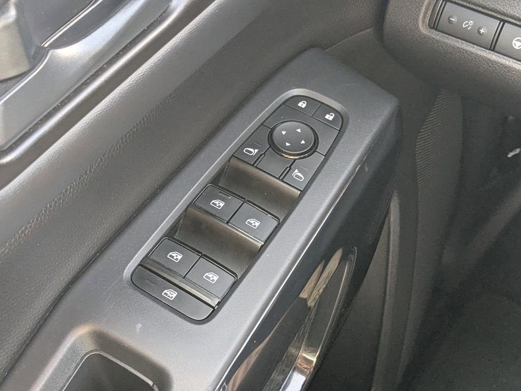 Used 2024 Nissan Pathfinder SV image 20