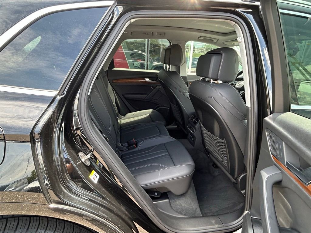 Certified 2024 Audi Q5 e Premium Plus w/ Premium Plus Package image 38