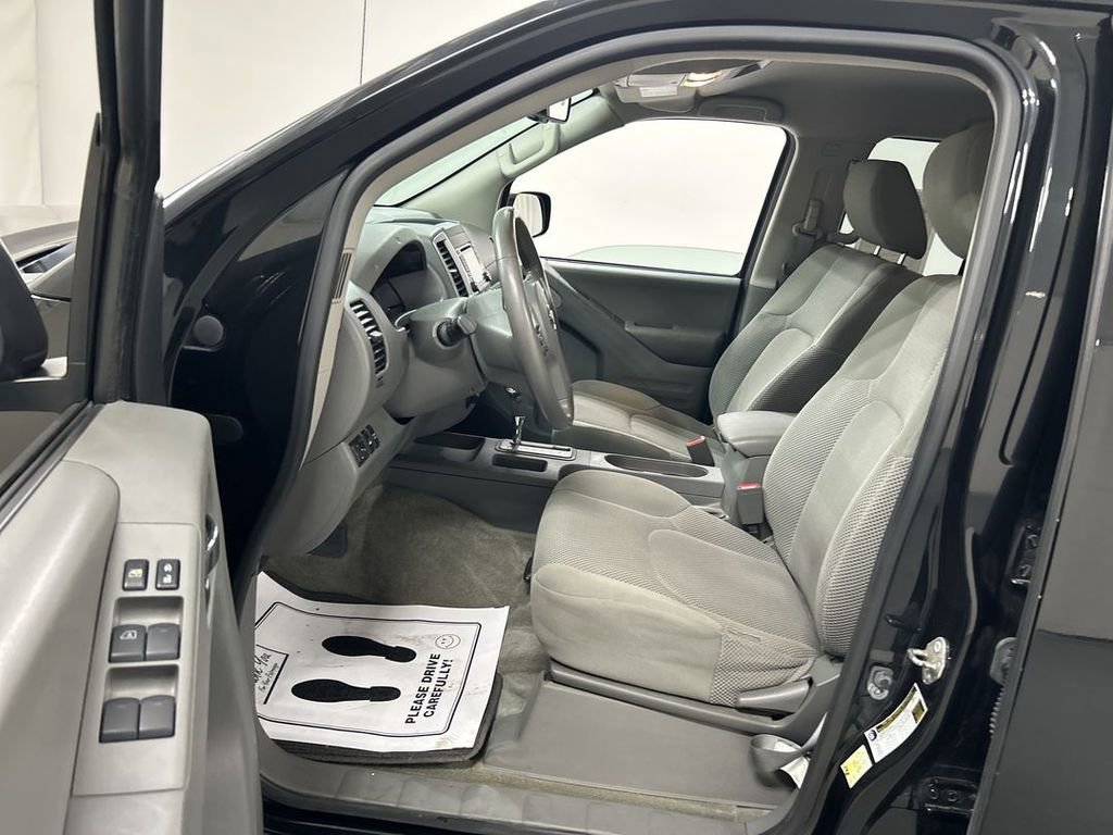 Used 2018 Nissan Frontier SV w/ Value Truck Package image 9