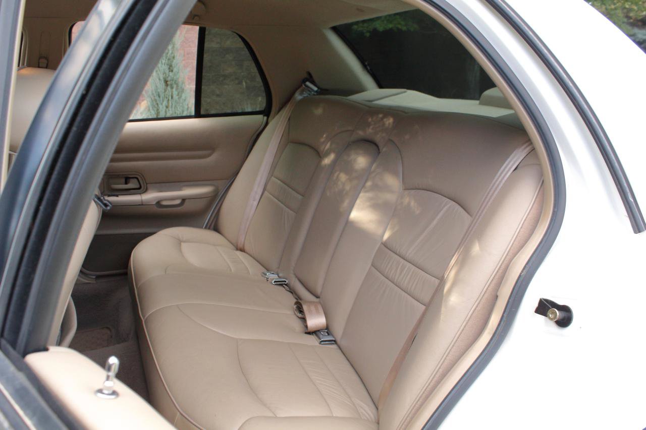 Used 1999 Ford Crown Victoria LX RWD image 9