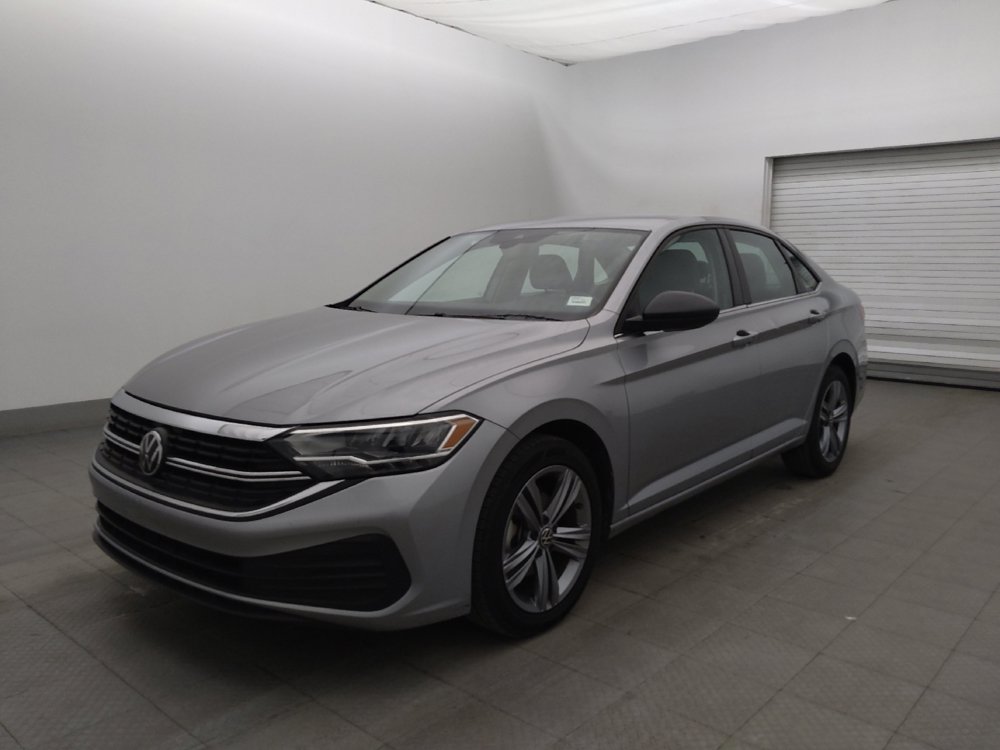Used 2024 Volkswagen Jetta SE FWD image 2