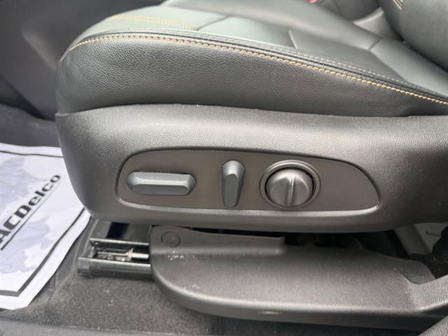 Used 2023 Chevrolet Equinox Premier image 33