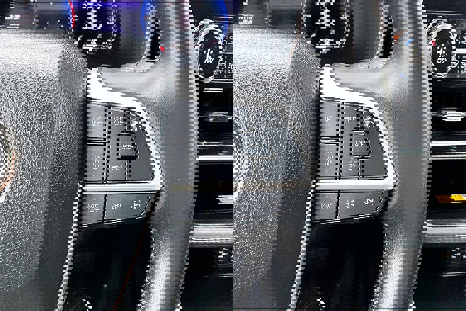 Used 2023 Toyota Highlander Platinum image 18