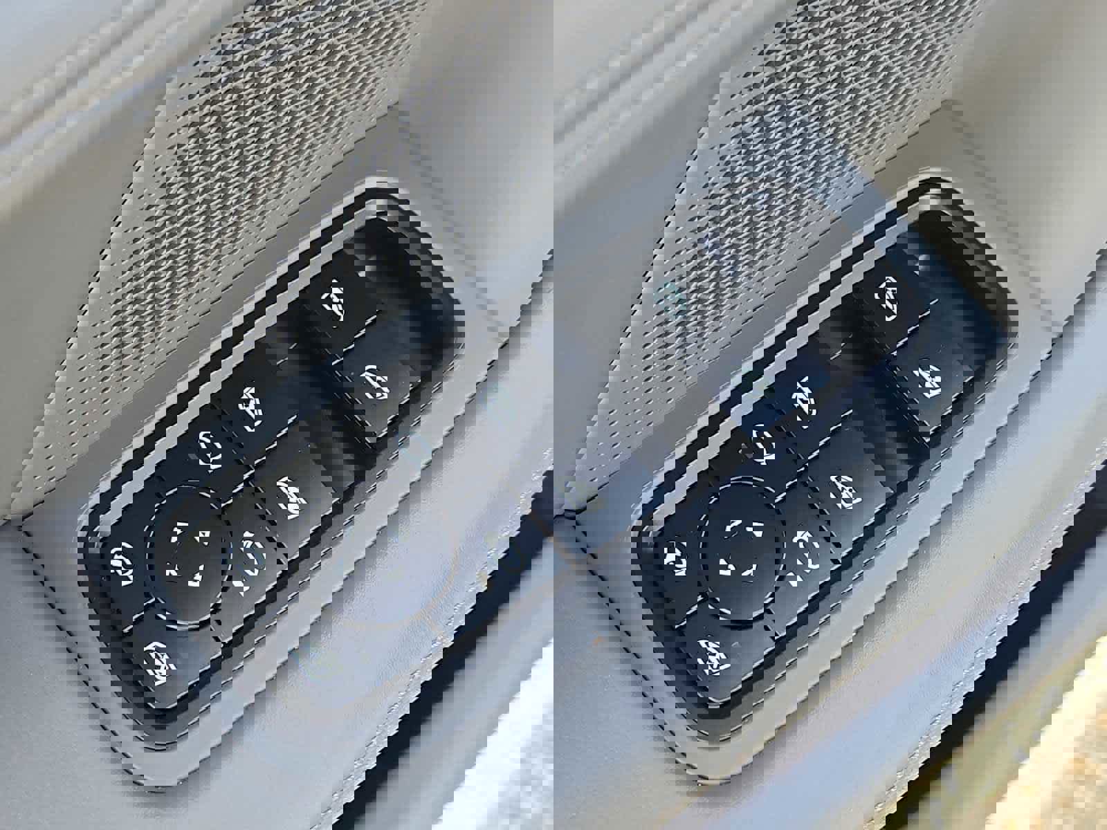 Certified 2022 Porsche Taycan GTS image 12