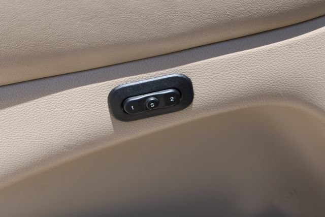 Used 2020 Jeep Grand Cherokee Limited RWD image 12