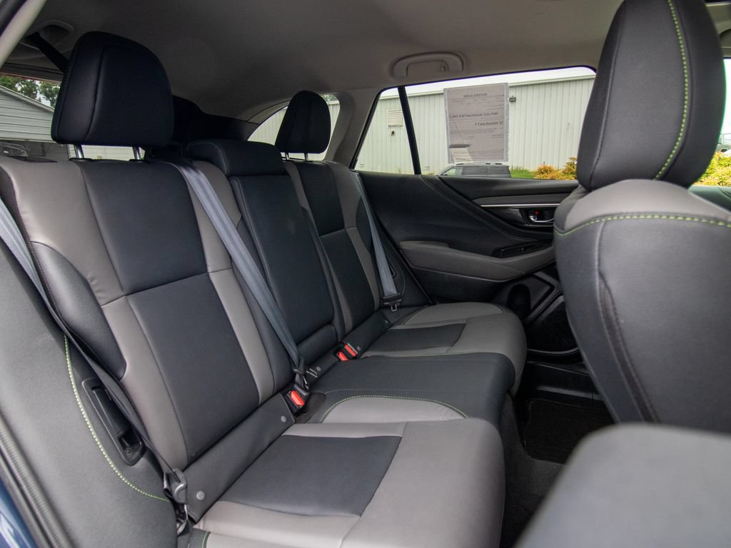 Used 2025 Subaru Outback Onyx Edition AWD/4WD image 20
