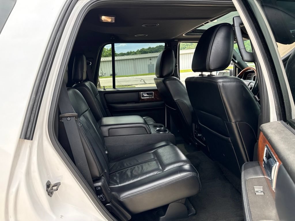 Used 2017 Lincoln Navigator Select AWD/4WD image 14