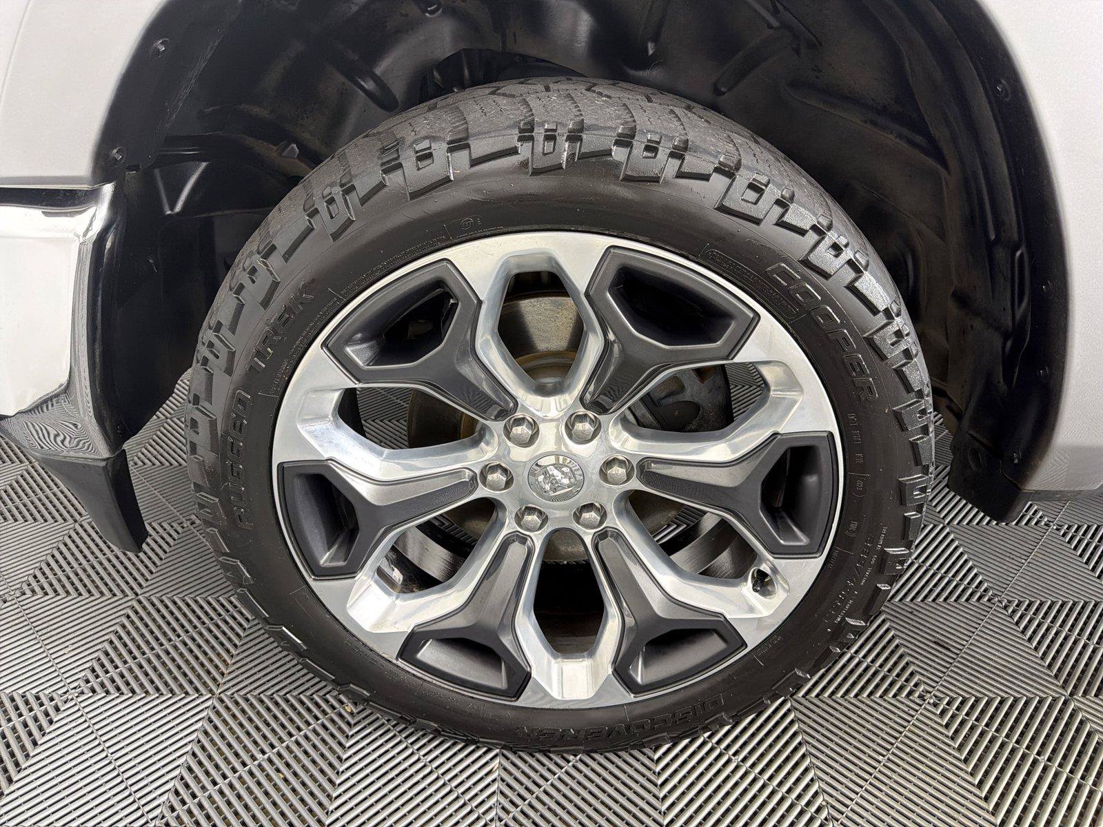 Used 2019 RAM 1500 Limited AWD/4WD image 10